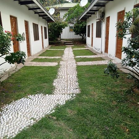 Hôtel Aylos Bay à Akosombo Extérieur photo