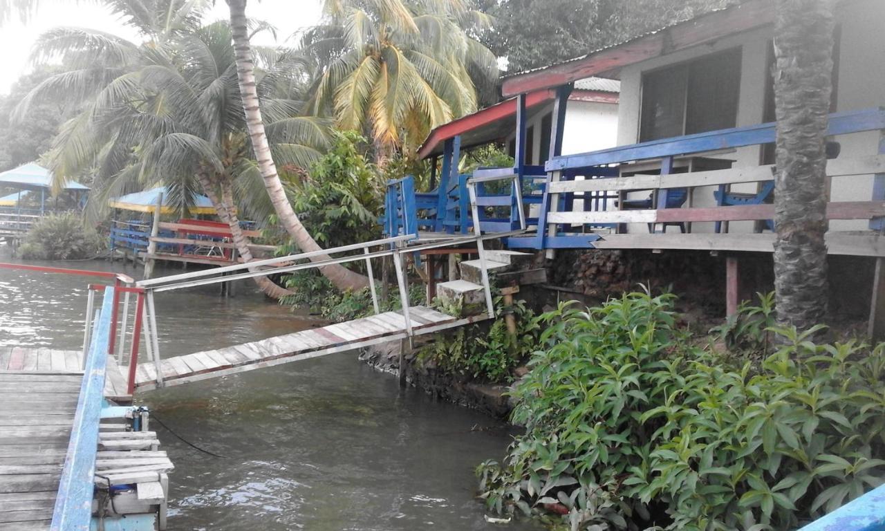 Hôtel Aylos Bay à Akosombo Extérieur photo