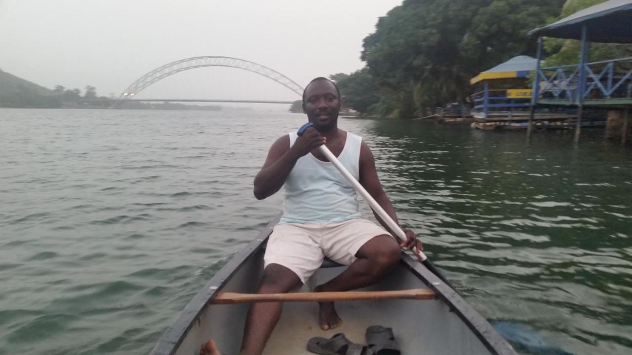 Hôtel Aylos Bay à Akosombo Extérieur photo