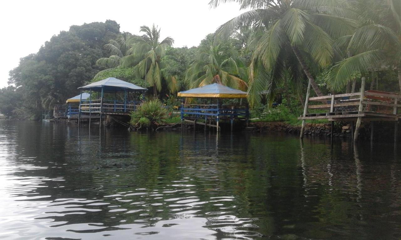 Hôtel Aylos Bay à Akosombo Extérieur photo